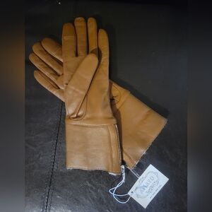 NWT Amato Tan Leather Gloves